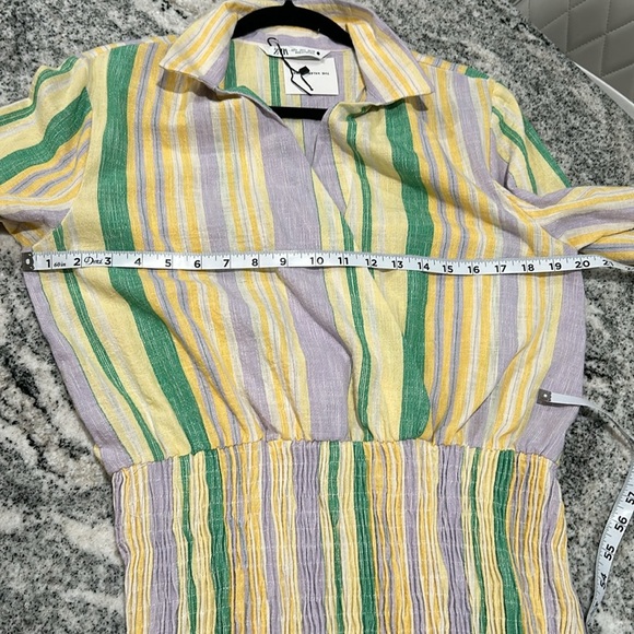 NWT Zara size large dress, with Ruchin on the bottom that is stretchy. - Picture 5 of 10